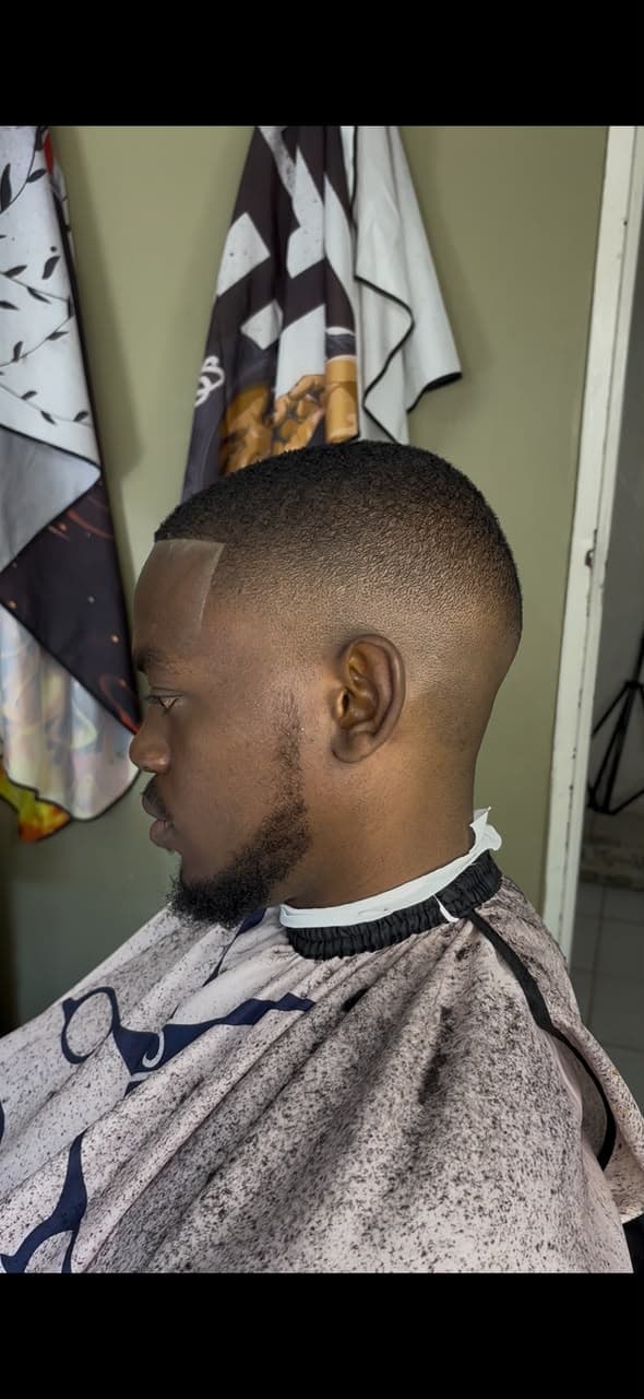 Rey The Barber — cut detail